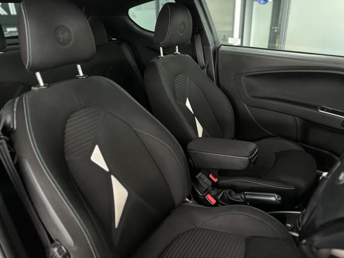 2013 Alfa Romeo Mito