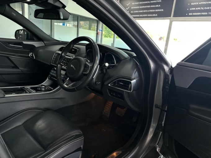 2017 Jaguar Xe