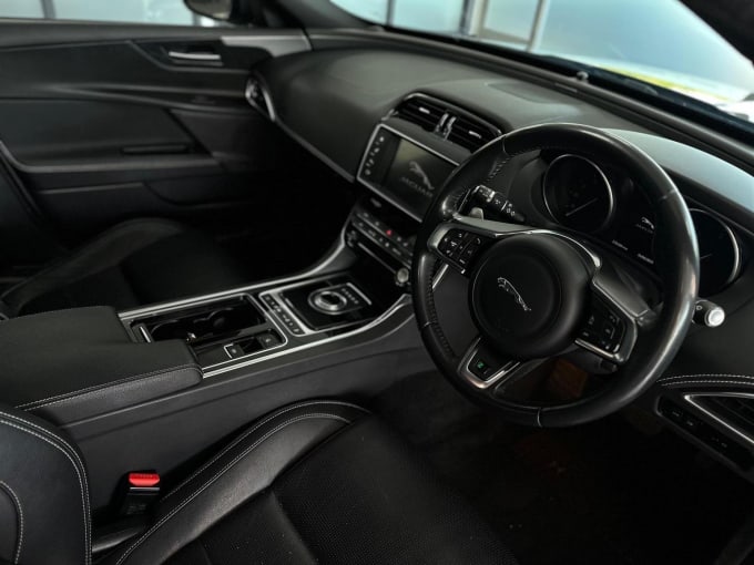 2017 Jaguar Xe