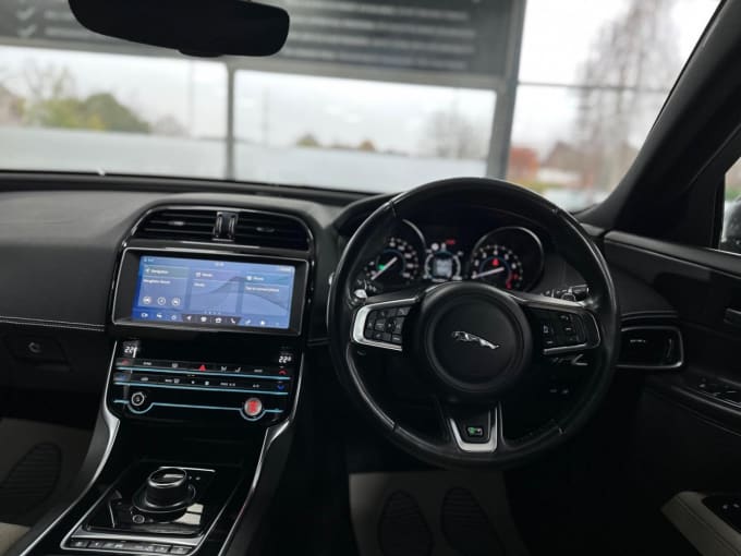 2019 Jaguar Xe