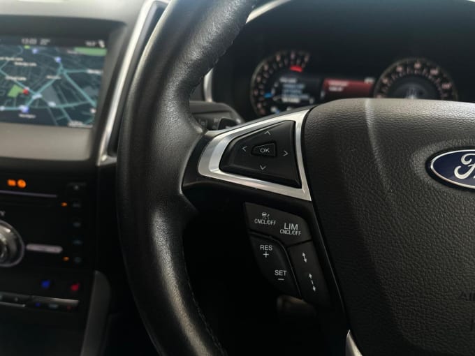 2017 Ford Edge
